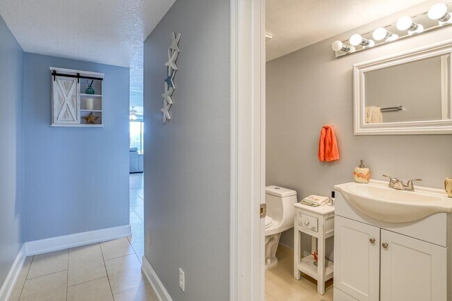 Building Photo - 120 Sunset Harbor Way