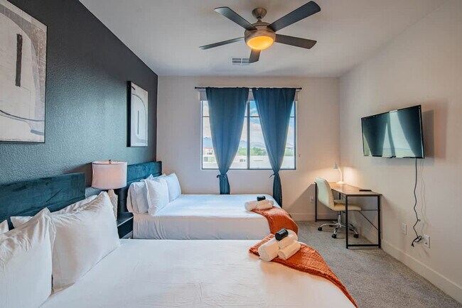 Building Photo - 15501 N Dial Blvd