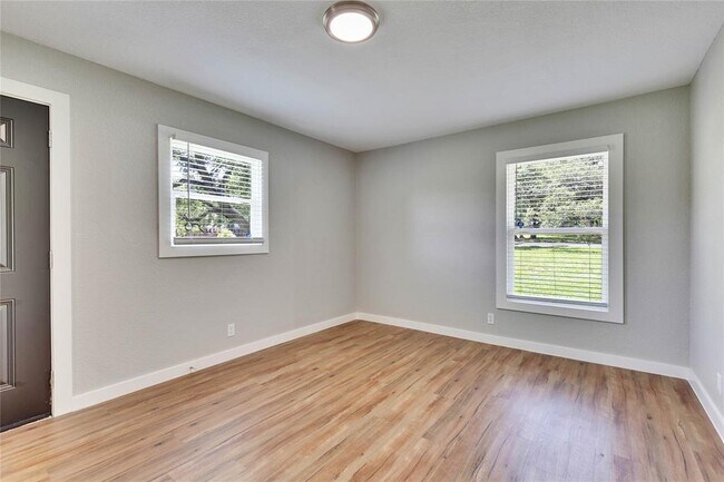 Building Photo - 11409 Hunters Ln
