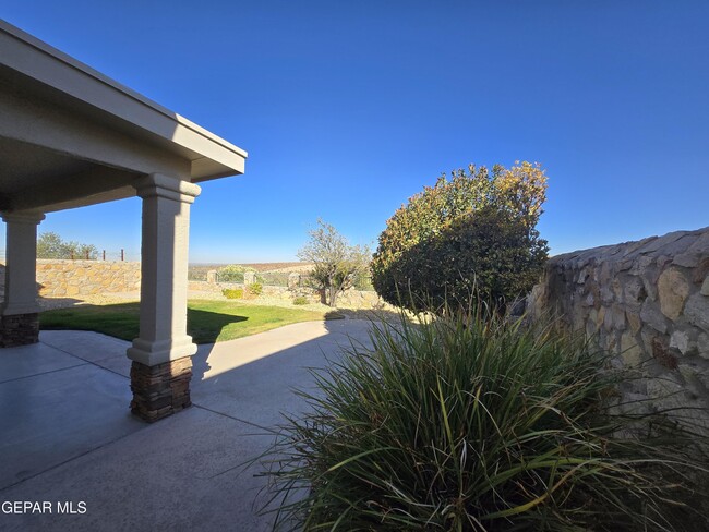 Building Photo - 6617 Cabana Del Sol Dr