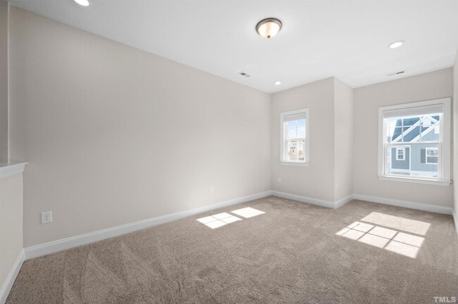 Building Photo - 2917 Early Planting Ave