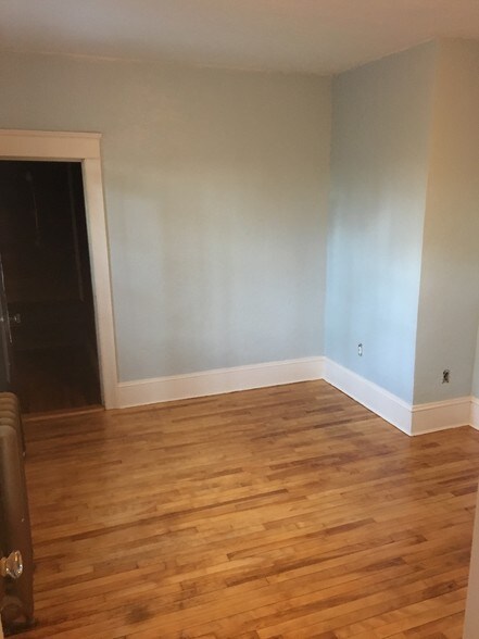 Building Photo - 15 Montvale Rd