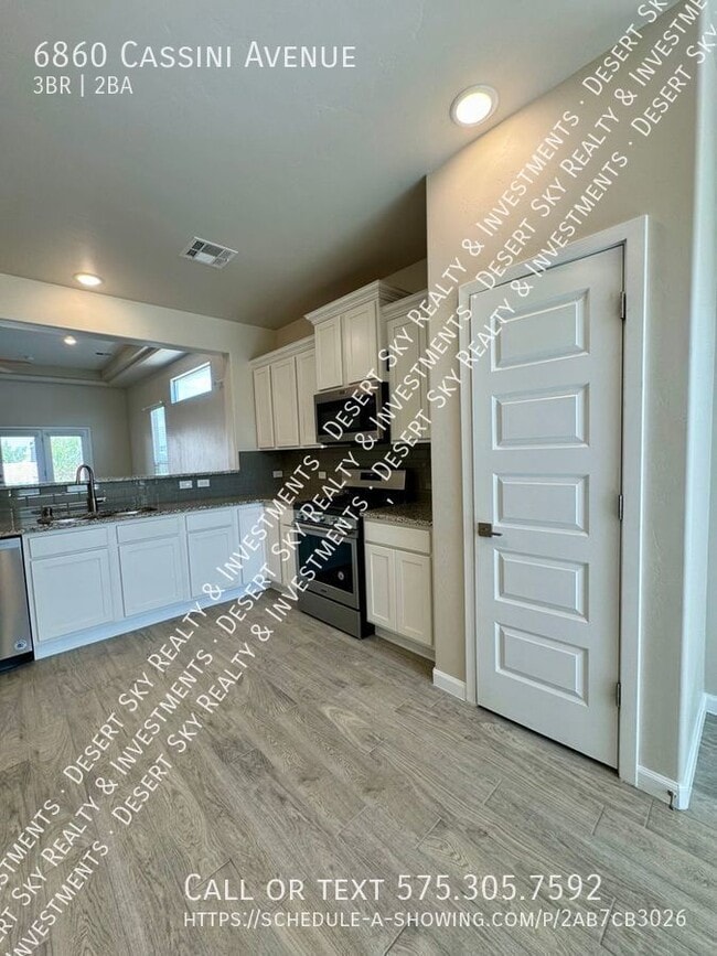 Building Photo - 6860 Cassini Ave