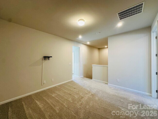 Building Photo - 5851 Strathmore Ct