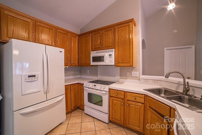 Building Photo - 3503 Brooktree Ln