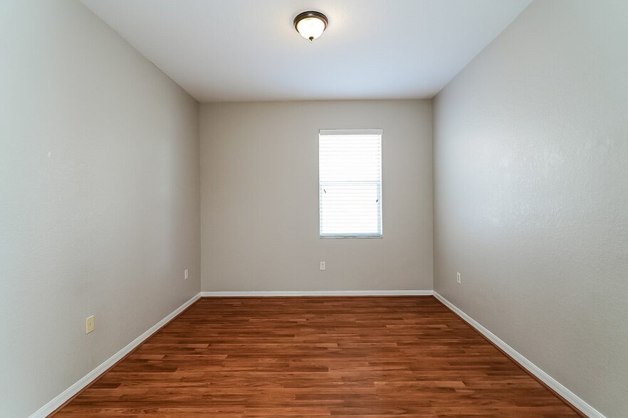 Building Photo - 10902 Tree Cactus Loop