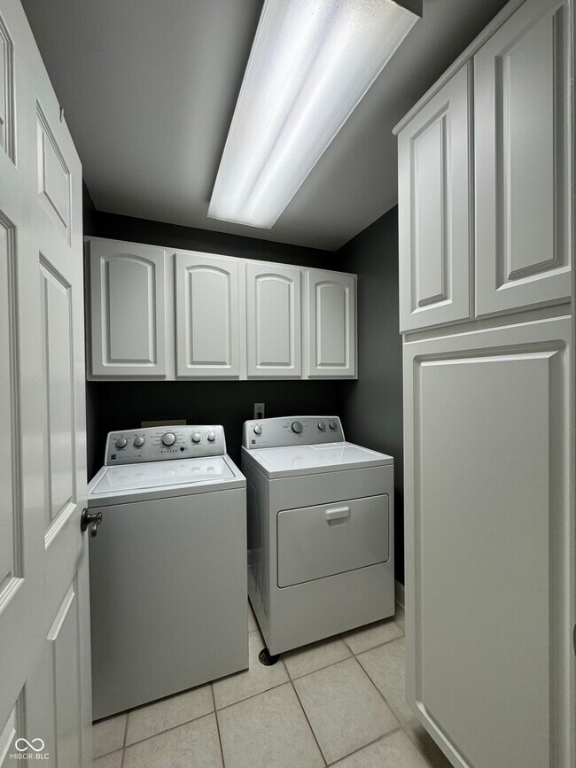 Building Photo - 8690 Jaffa Ct W Dr