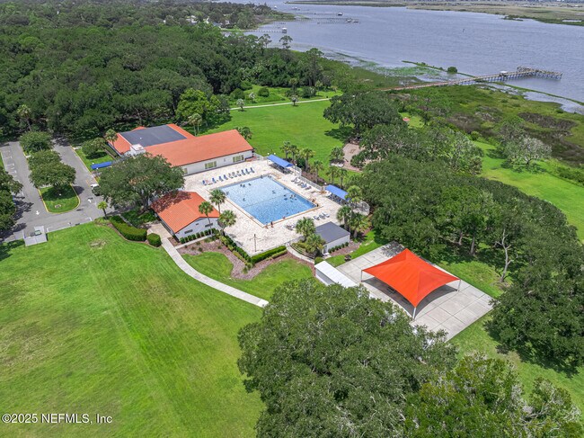 Building Photo - 213 Deportivo Dr