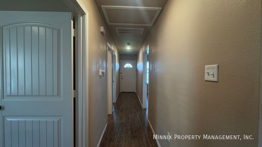 Building Photo - 2412 N Ave O