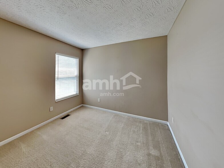 Building Photo - 6694 Waverly Park