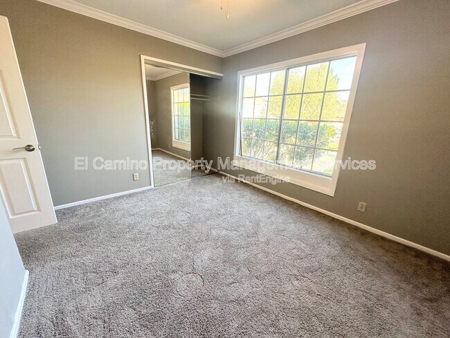 Building Photo - 750 Vinemead Dr