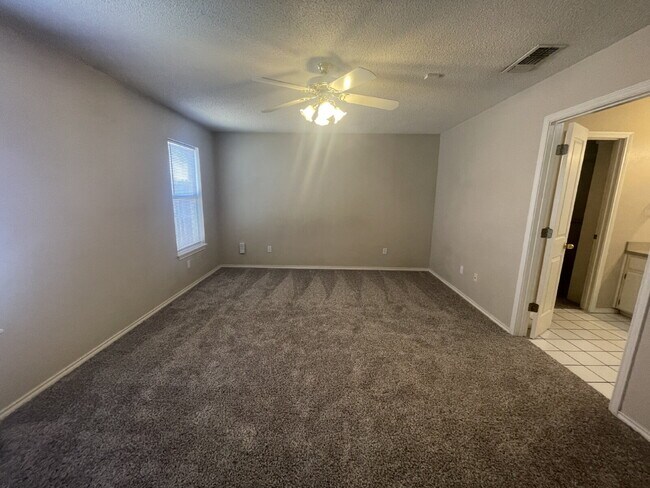 Building Photo - Beautiful House Located Near Elementary & Minutes From W. Loop 289!