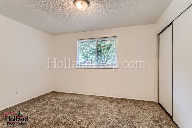Building Photo - Charming Unit 2 Beds 1 Bath waiting for you!!! NEW PRICE $1,595 and REDUCED SECURITY DEPOSIT!!