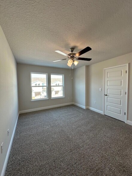 Building Photo - 5737 Stellarjay St