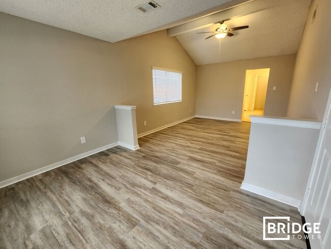 Building Photo - 6611 Glenray Dr