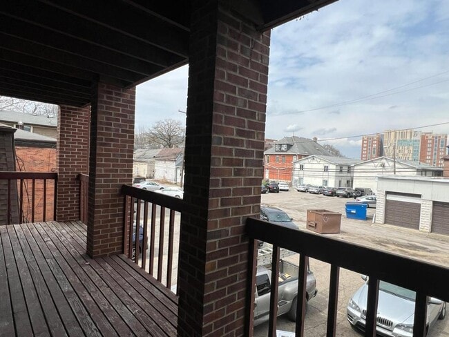 Building Photo - 87 W 9th Ave