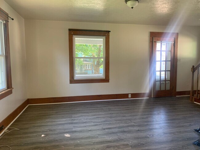 Building Photo - 114 Avondale Ave