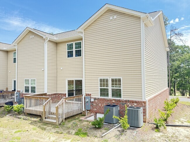 Building Photo - 852 Ducks Lndg