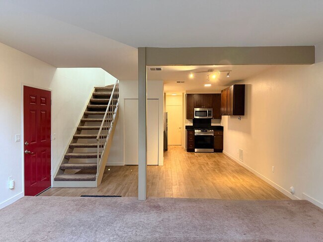 Building Photo - 33938 Alcazar Dr