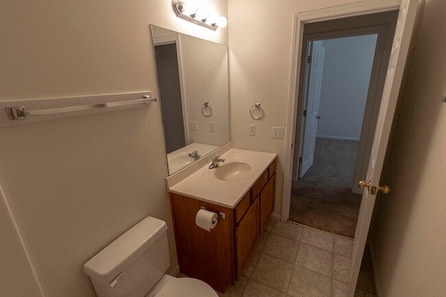 Building Photo - 3406 E St Charles Rd