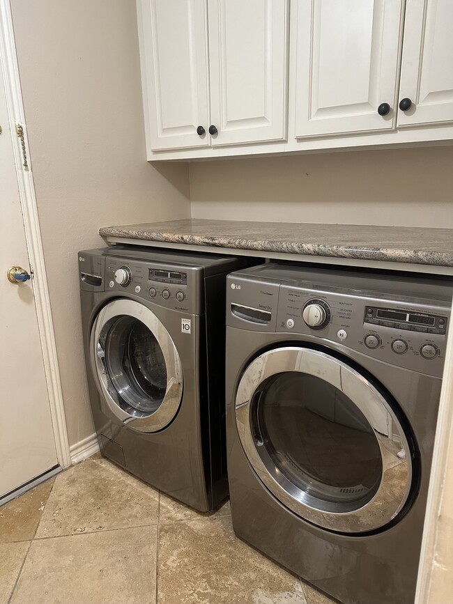 Washer & dryer included - 5122 Crystal Bay Dr