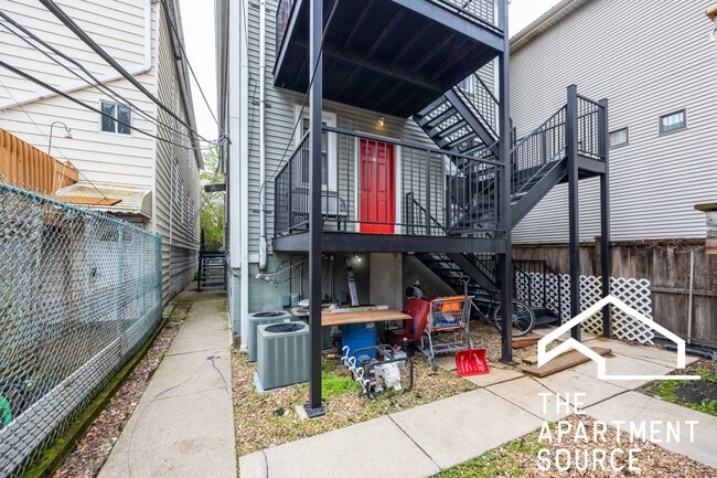 Building Photo - 1738 W Altgeld St