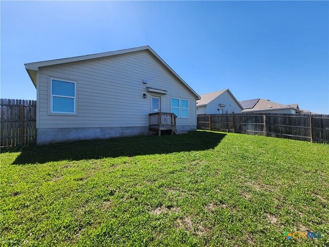 Building Photo - 522 Blue Stem Rd