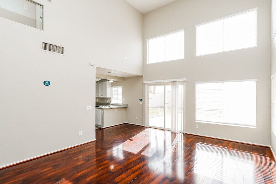 Building Photo - 799 Plantain Lily Ave