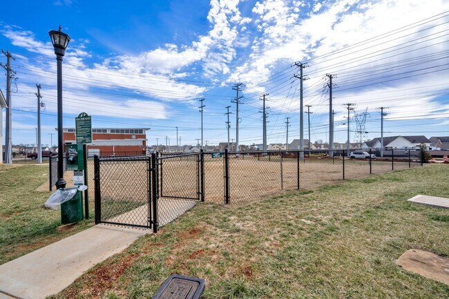 Building Photo - Pet Friendly Two Bedroom!