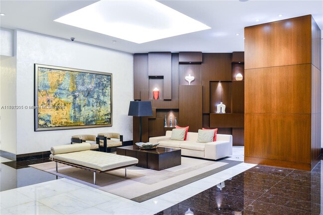 Building Photo - 200 Biscayne Blvd Way