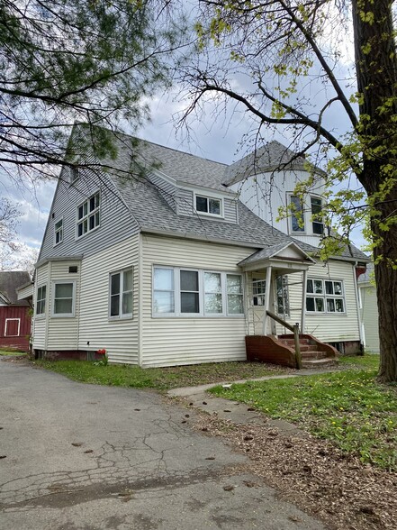 Building Photo - 82 Floral Ave