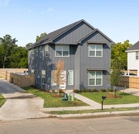 Building Photo - 2404 S 4th St