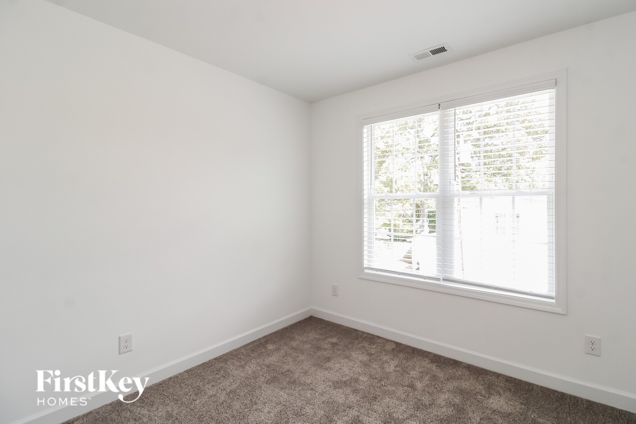 Building Photo - 1818 Yarborough Dr