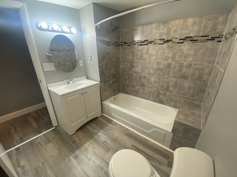 Bathroom 2 - 11 S Carey St