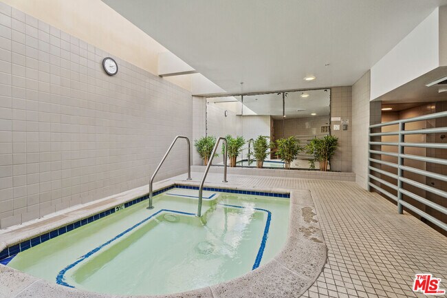 Building Photo - 4314 Marina City Dr