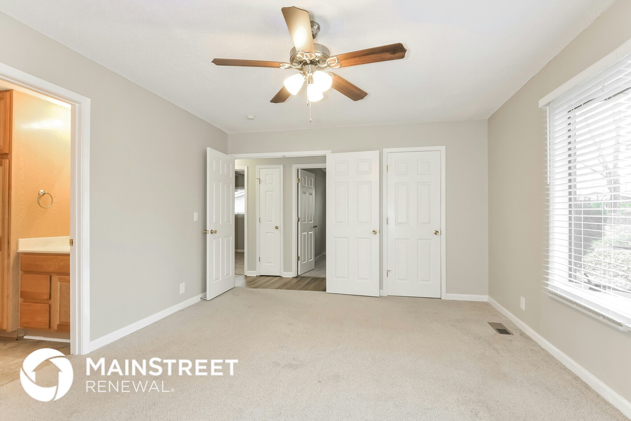 Building Photo - 1655 Woodman Dr