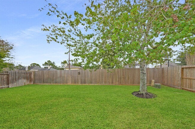 Building Photo - 21315 River Knoll Ln