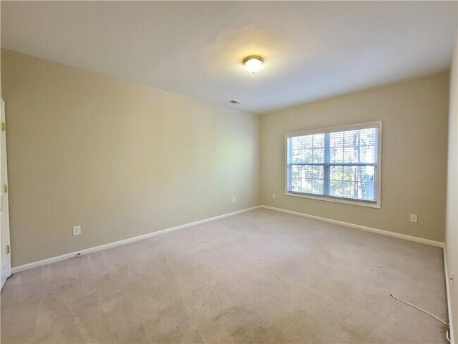 Building Photo - 7662 Forest Glen Way