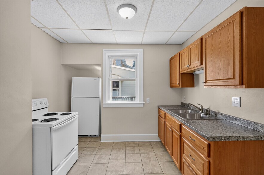 Building Photo - 149 University Blvd