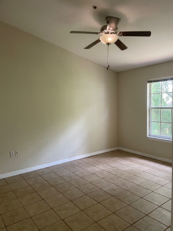Building Photo - 145 Reserve Cir