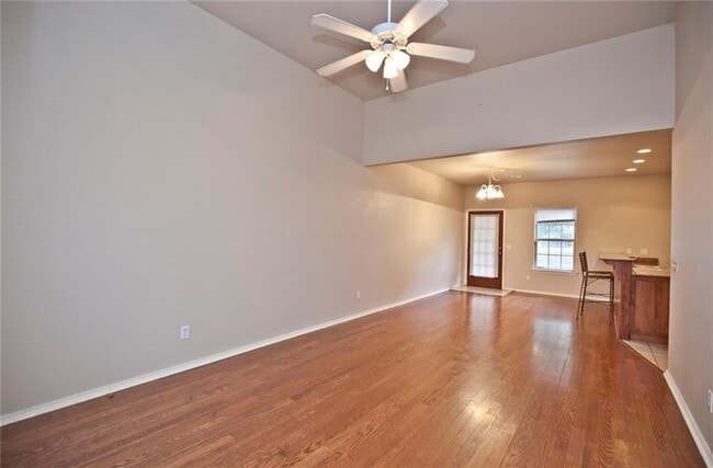 Building Photo - 3104 SW Deerfield Blvd