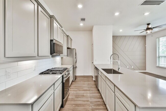 Building Photo - 582 Dry Fork Ln