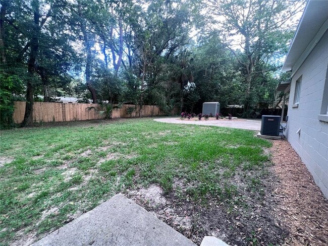 Building Photo - 3857 W University Ave