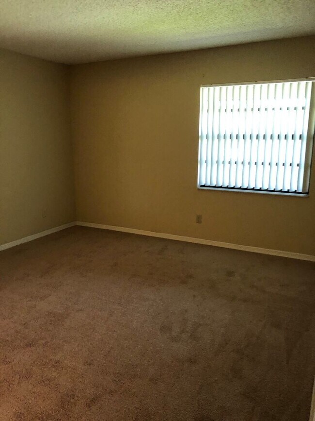 Building Photo - Two bedroom Two bath Condo