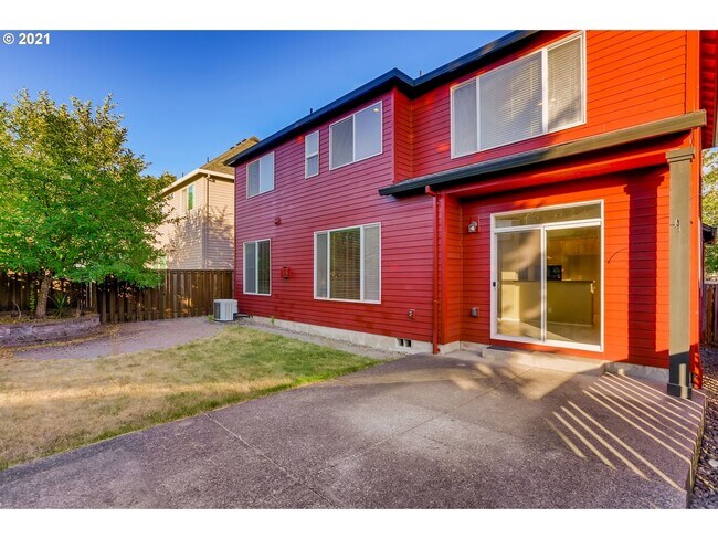 Building Photo - 5683 NE Daventry St