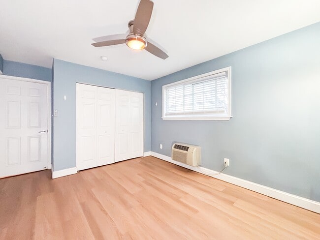 Building Photo - 610 Main St