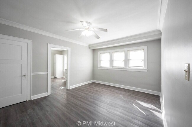 Building Photo - "Charming 3 Bedroom with Hardwood Floors i...