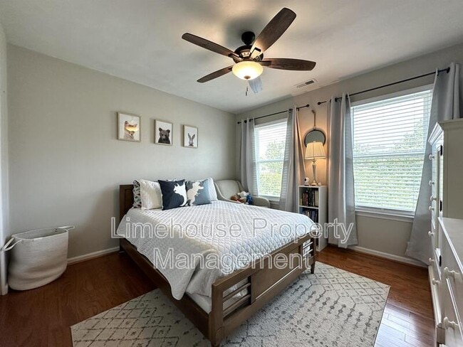 Building Photo - 3236 Barbour Dr