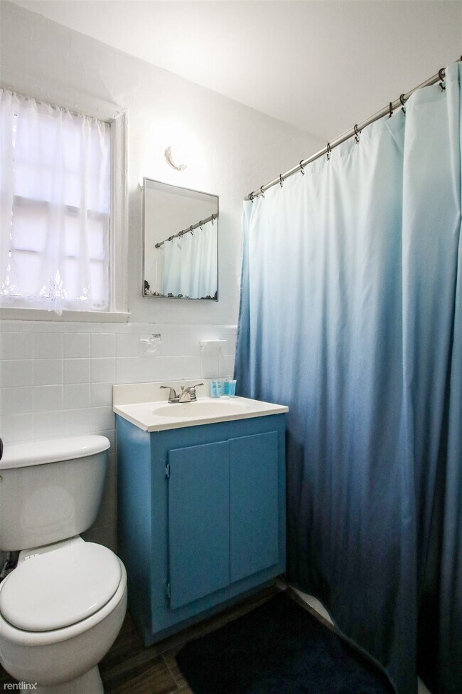 Building Photo - 2 br, 1 bath Duplex - 1319 East 53rd Street