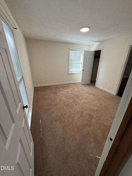 Building Photo - 3511 Ivy Commons Dr
